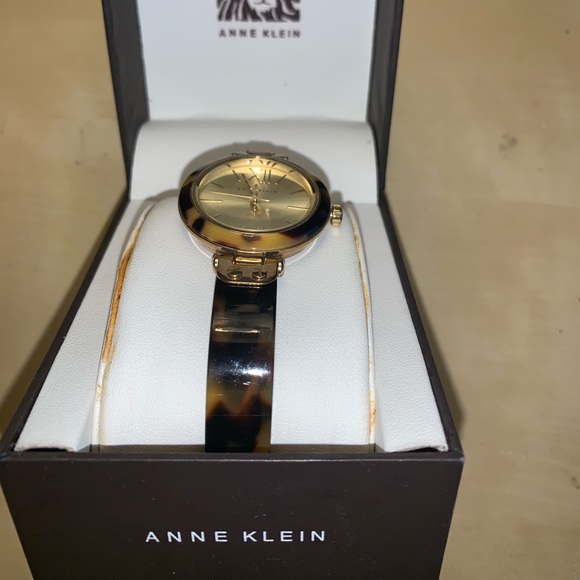 Anne Klein women’s watch - Picture 3 of 3